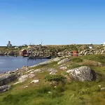 In Sauoya With House Sea View Dyrvik