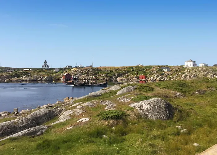 In Sauoya With House Sea View Dyrvik
