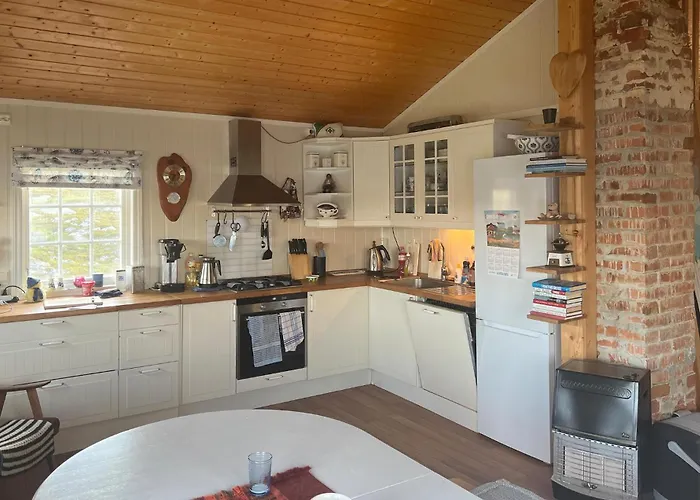 Holiday home Nice Home In Sauoya With House Sea View Dyrvik